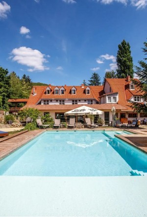 Nomád Hotel & Glamping
